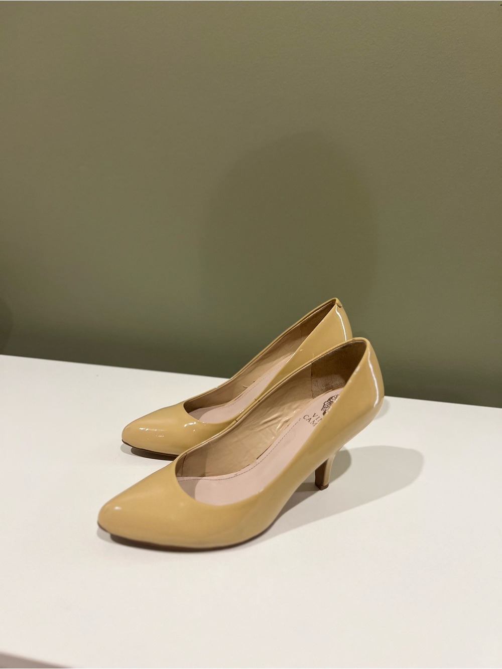 Vince Camuto Leather Kitten Heel Pumps Size 8